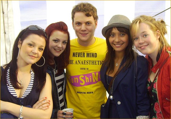 Matt & the girls from Skins